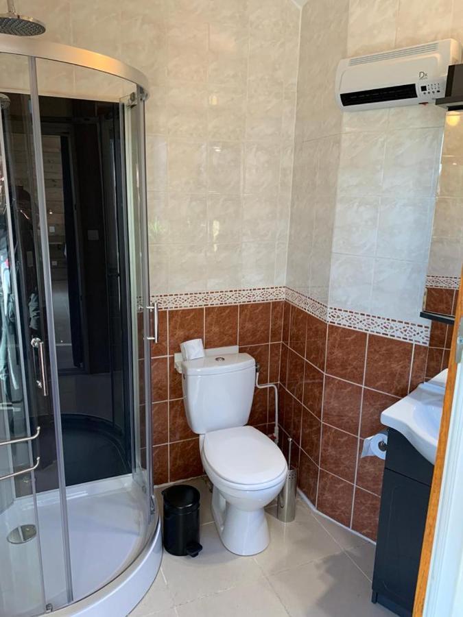 Le Jardin Des Hirondelles Bed & Breakfast Blanzaguet-Saint-Cybard Bagian luar foto